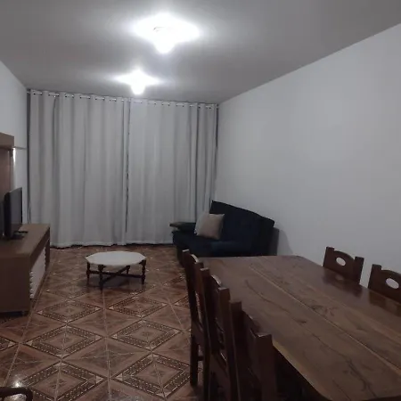 Apartamento amplo 10 mim da praia-2